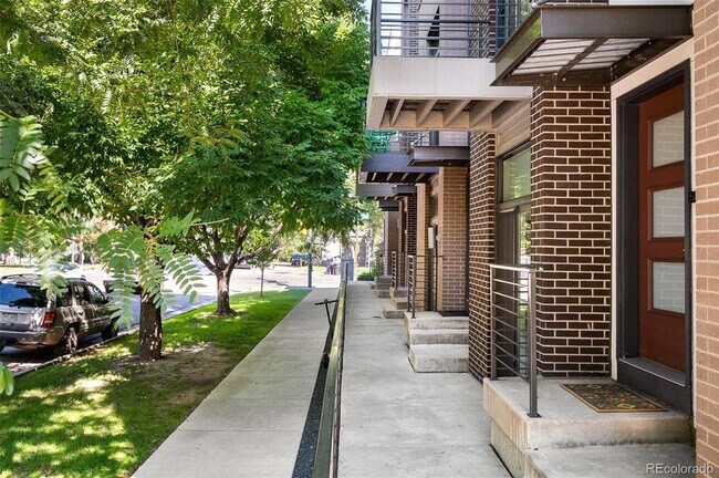 Building Photo - 2224 E 21st Ave