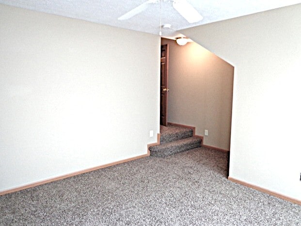 Building Photo - 6571 Hemmingford Dr