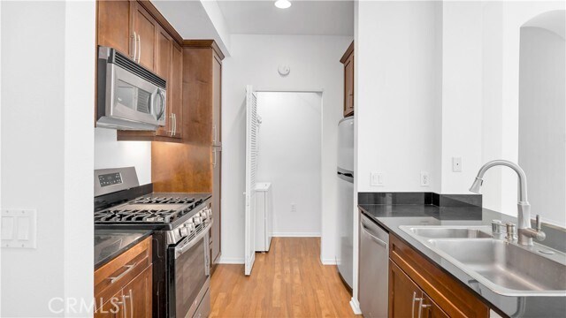 Building Photo - 1416 Scholarship