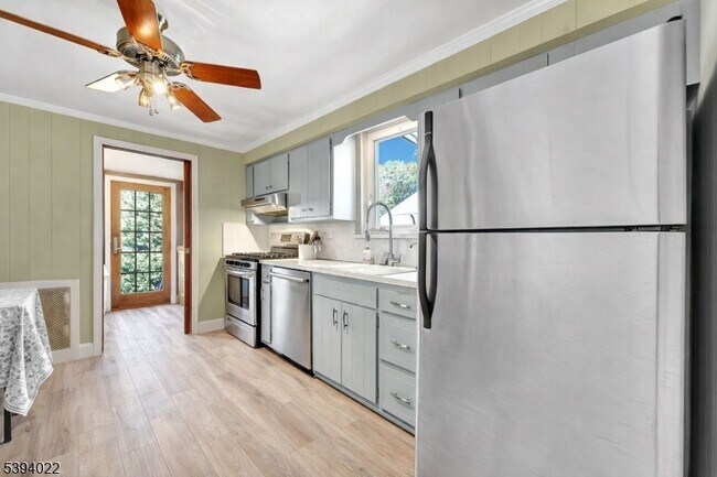 Building Photo - 19 Forest Dr