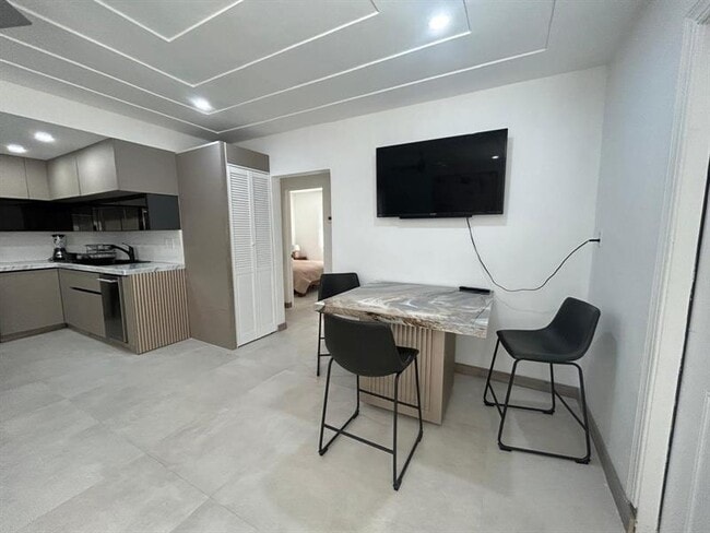 Building Photo - 217 SW 15th St