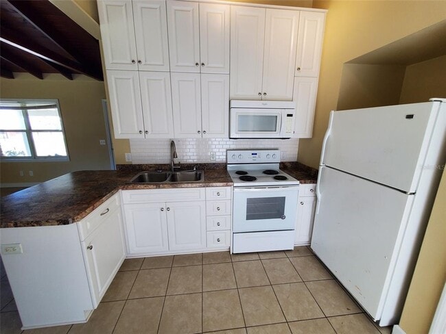 Building Photo - 37646 Hendley Ave