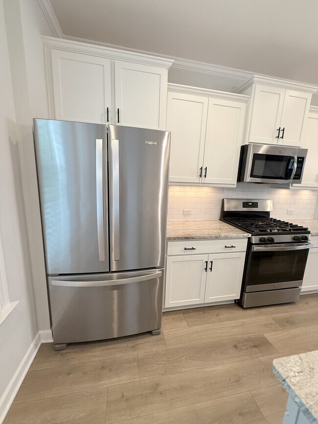 Building Photo - 704 Carraway Garden Dr