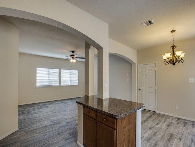 Building Photo - 4067 Mossy Pl Ln