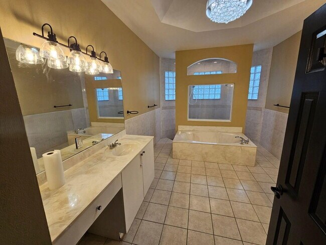 Building Photo - Northwest 22nd Court, Pembroke Pines, FL 33028 - 4 BR 3 BA single-family home