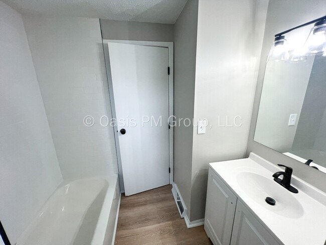 Building Photo - 7035 Rockhaven Pl