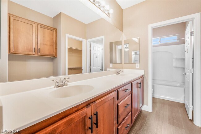Building Photo - 7616 Perla Del Mar Ave