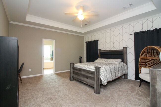 Building Photo - Newer 3 bedroom, 2 bath Phenix City Home w...