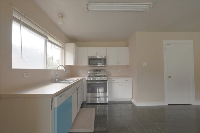 Building Photo - 5115 Summit Lodge Dr