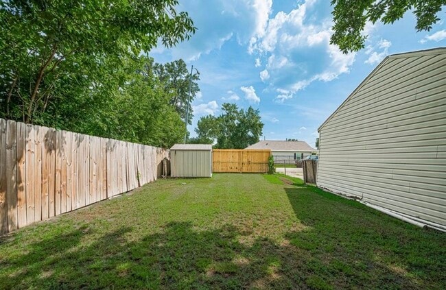 Building Photo - 6741 Goforth St