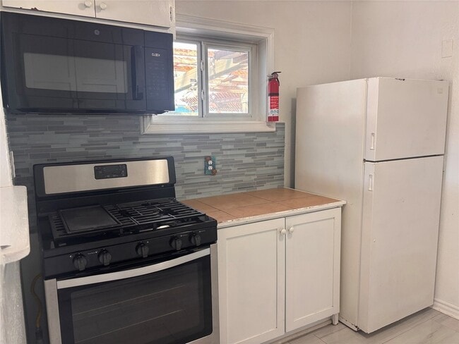 Building Photo - 1310 Harris Way