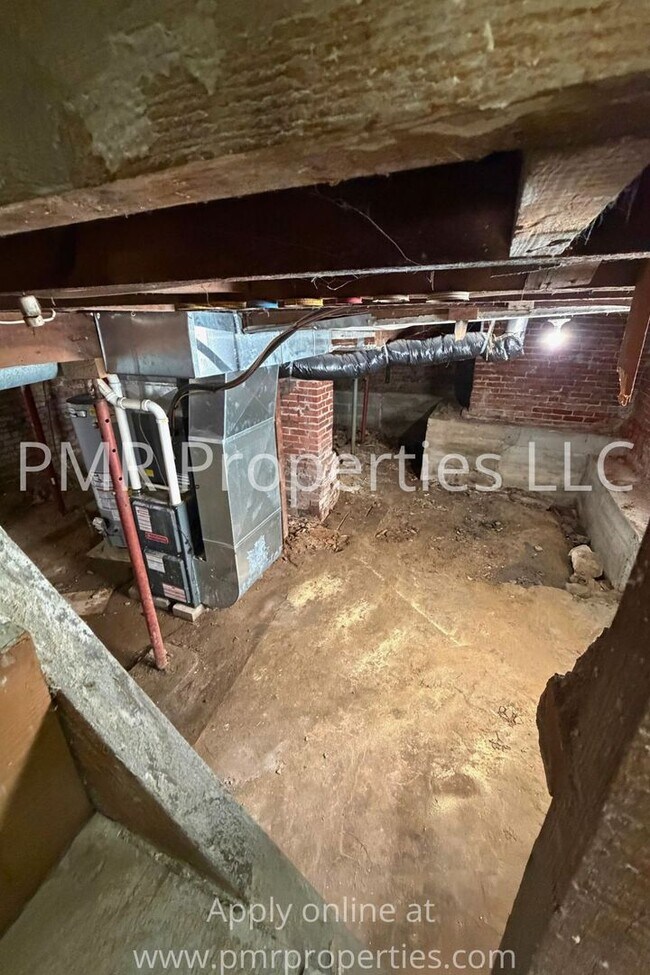 Building Photo - 2 Bedroom/ 1 Bathroom House