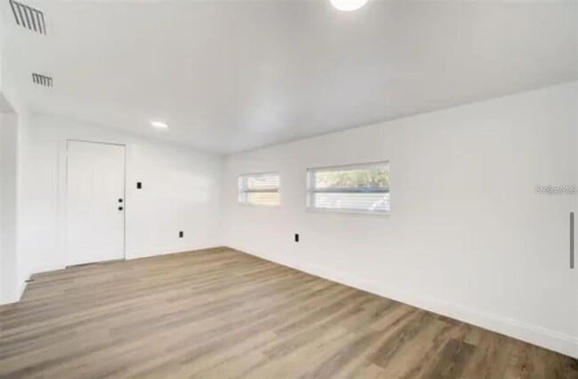 Building Photo - 5205 Chenault Ave