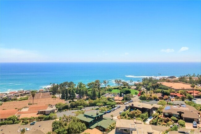Building Photo - Ocean View Single Level Laguna Beach Condo!