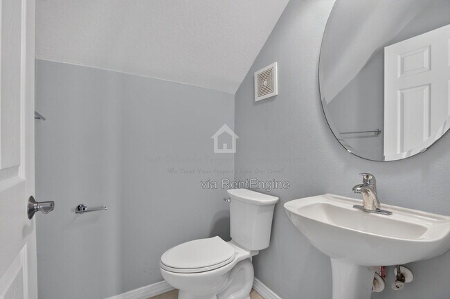 Building Photo - 1383 Chatfield Pl