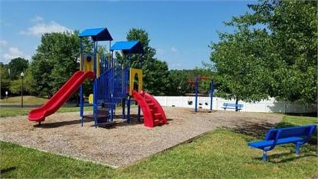 Building Photo - 7681 Blueberry Hill Ln