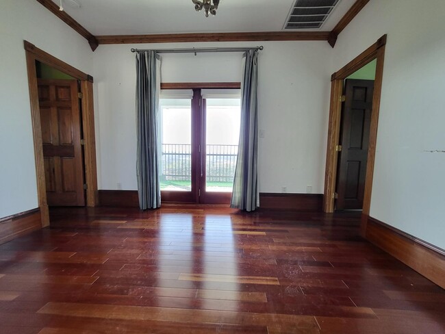 Building Photo - 2014 Vista Ridge Dr