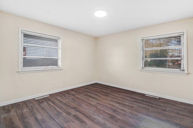 Building Photo - 2703 Langston Dr