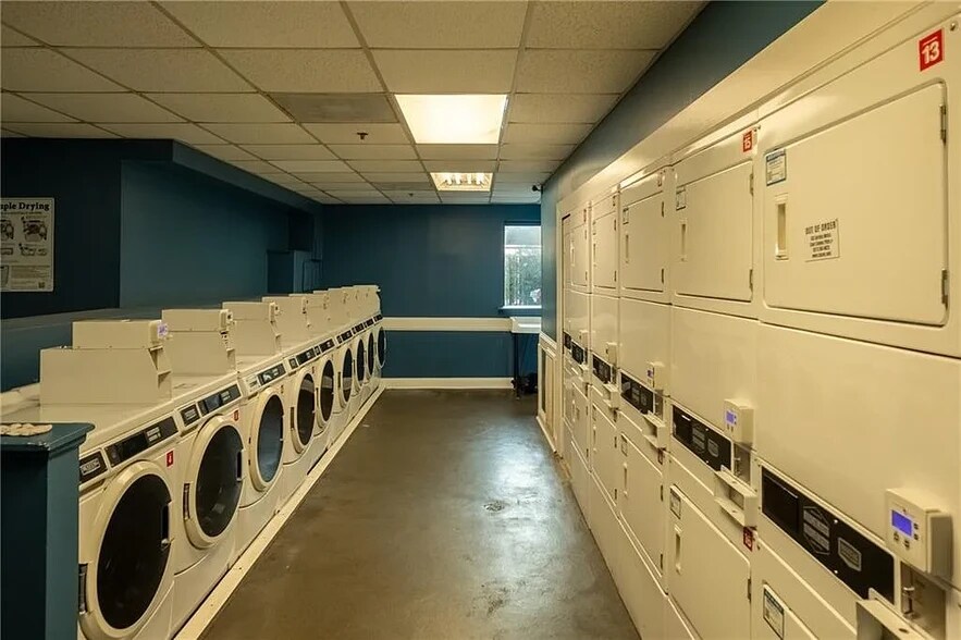 Laundry room - 620 Peachtree St NE