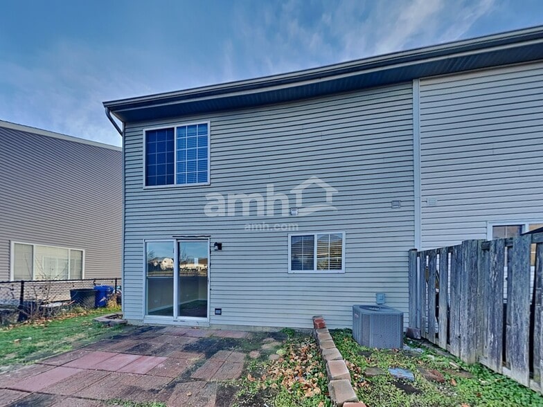 Building Photo - 3127 Impressions Dr