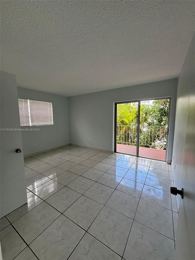Building Photo - 8101 SW 73rd Ave