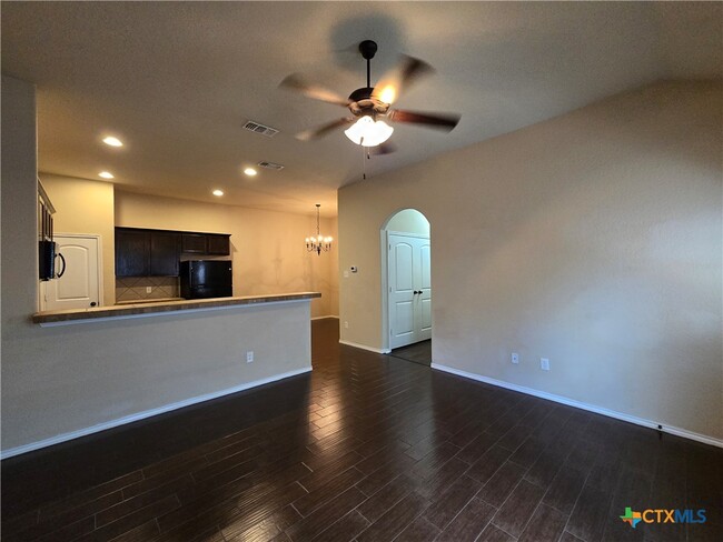 Building Photo - 297 Rosalie Dr