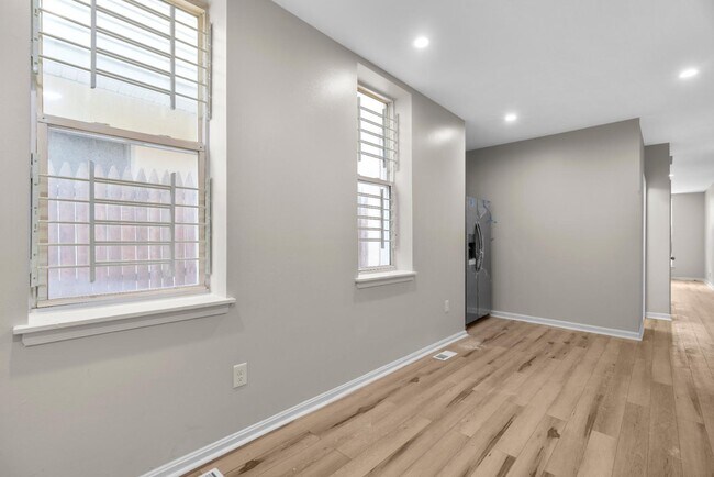 Building Photo - 232 N Patterson Park Ave