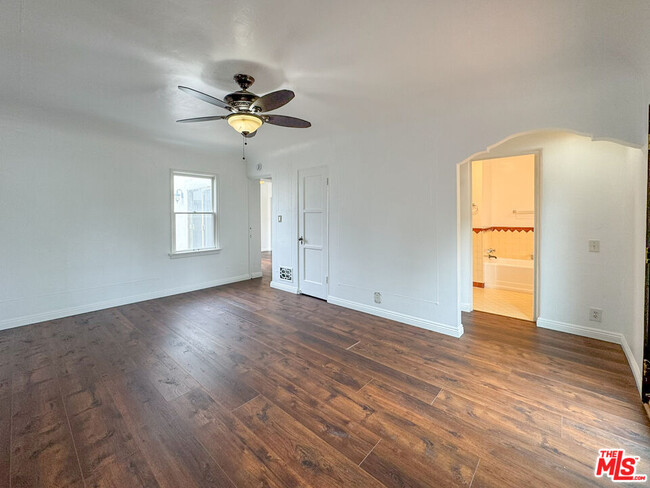 Building Photo - 2610 S Halm Ave