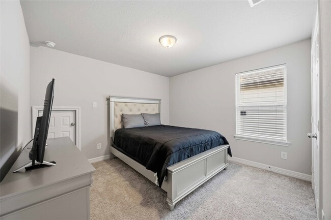 Building Photo - 2940 Golden Dust Dr