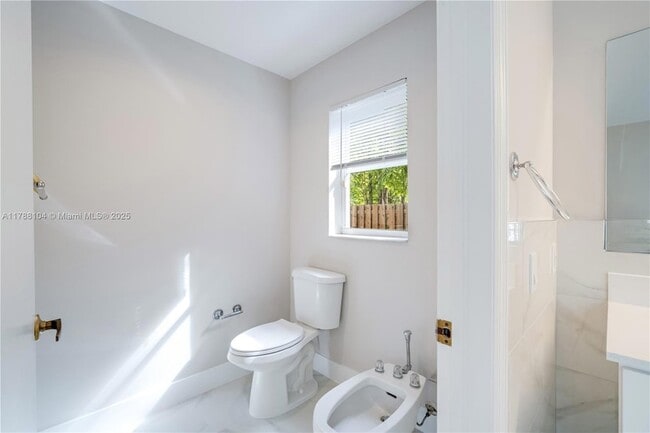 Building Photo - 9818 SW 111th Terrace