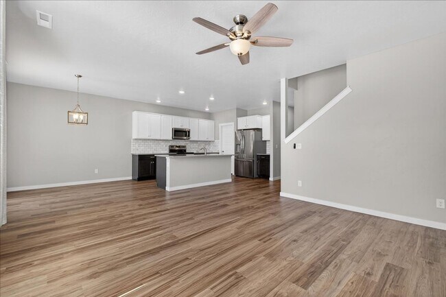 Building Photo - Luxury & Convenience: Newer 4 Bedroom, 2.5 Bath N. Meridian Home