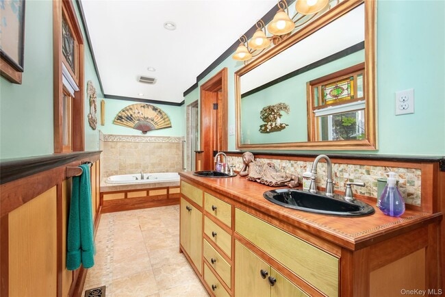 Building Photo - 6 White Ln