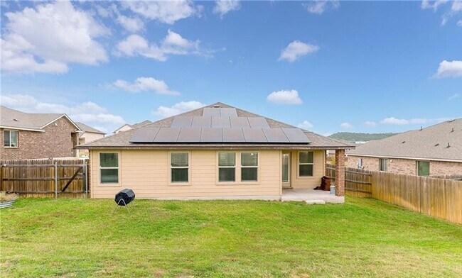 Building Photo - 4 bedroom 2 bathroom house! HOUSING ACCEPTED! MOVE-IN SPECIAL!!