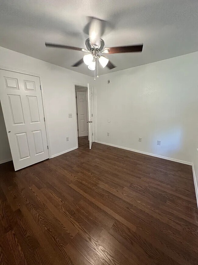 Building Photo - 9 Bewdley Cir