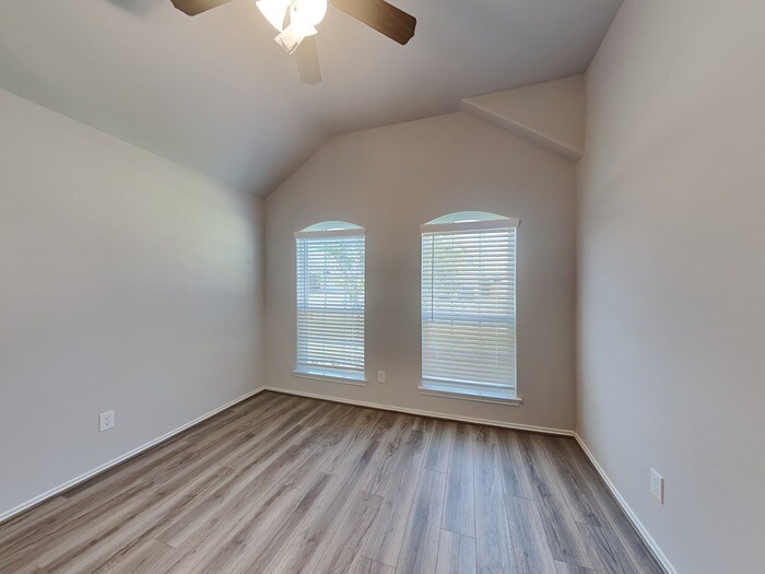 Building Photo - 1610 Diamond Mountain Dr