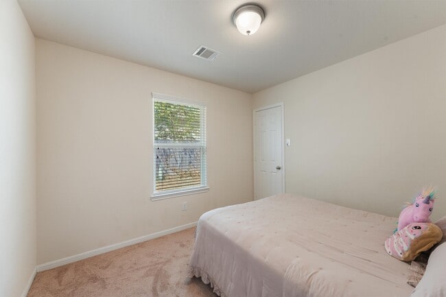 Building Photo - 2202 Cherryville Dr