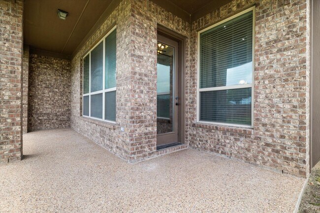 Building Photo - 1040 Edgefield Lane