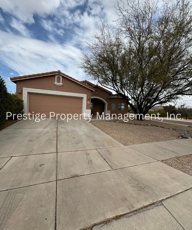 Building Photo - Beautiful Must see Spacious 4/2 Home on the SouthWest Side!!