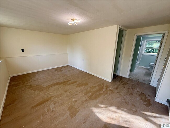 Building Photo - 4999 Windgate Rd