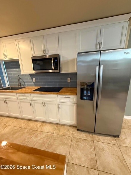 Building Photo - 483 Church St