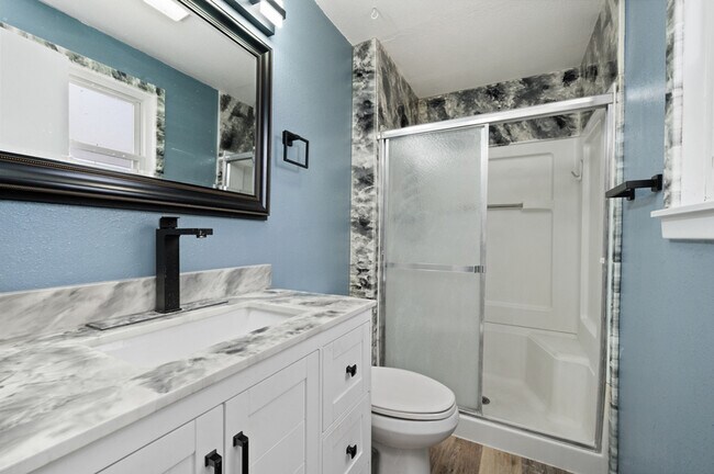 Building Photo - 108 Kings Point Rd