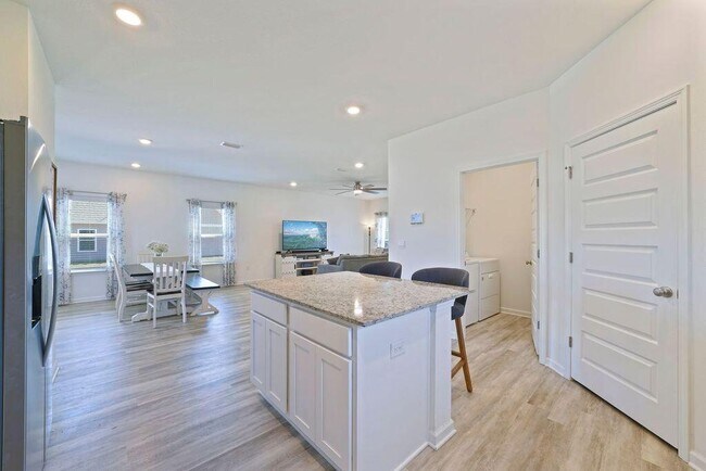 Building Photo - 51 Woodsorrel St