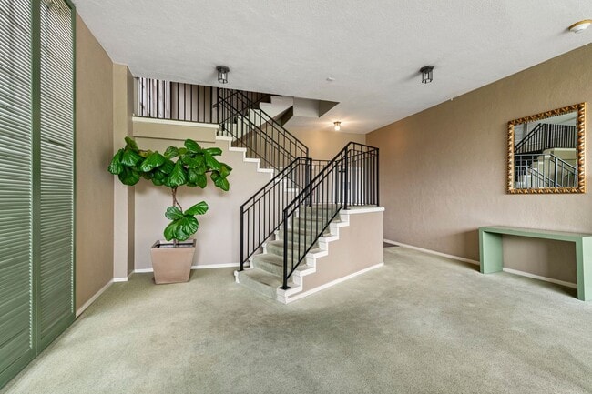 Building Photo - 2121 Laguna St