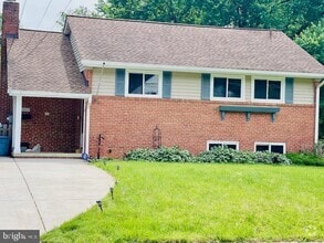 Building Photo - 10907 Maple St