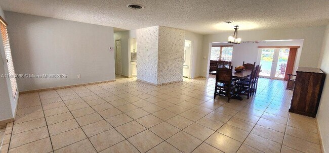 Building Photo - 14760 Lewis Rd