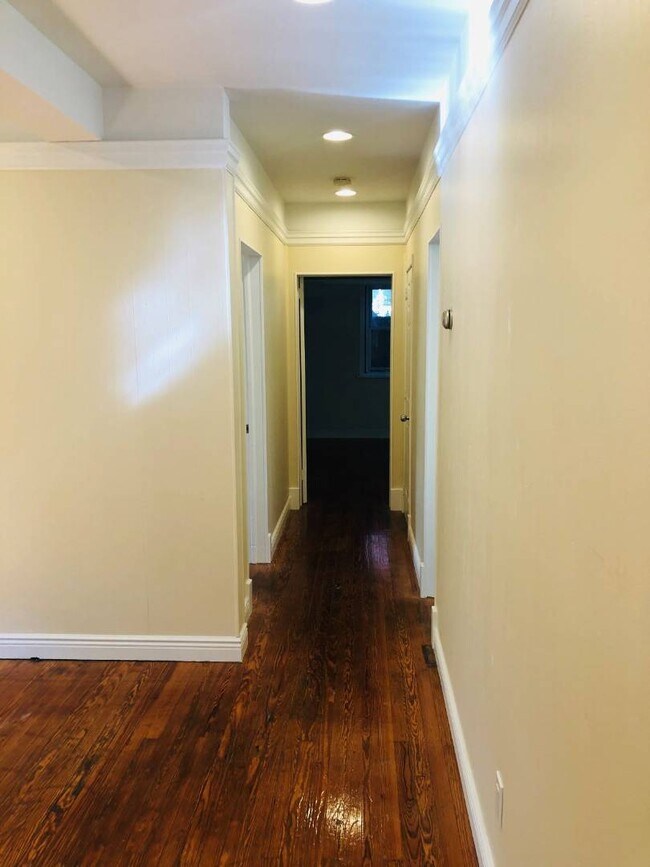 Building Photo - 0 Grove St