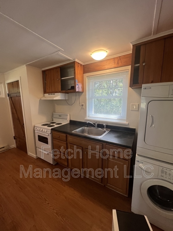 Building Photo - 1232 Park Rd