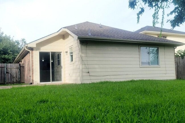 Building Photo - 6843 Lower Arrow Dr
