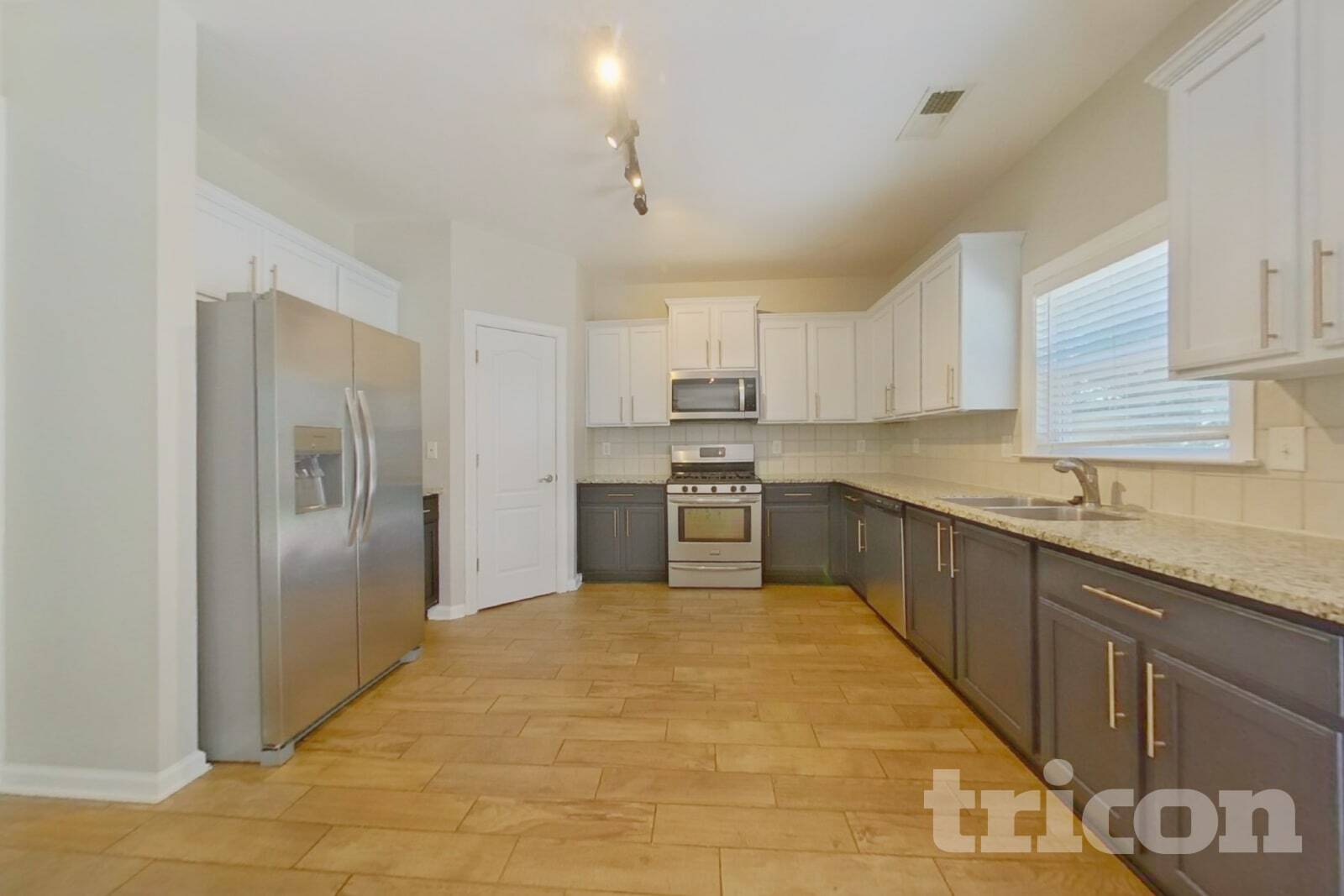 Building Photo - 3535 Arbroath Dr