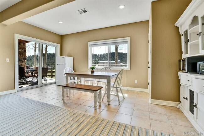 Building Photo - Spacious Colorado Luxury Home with 3-Car G...